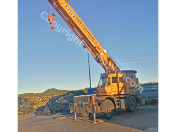Mobile crane KATO KR 250: picture 1