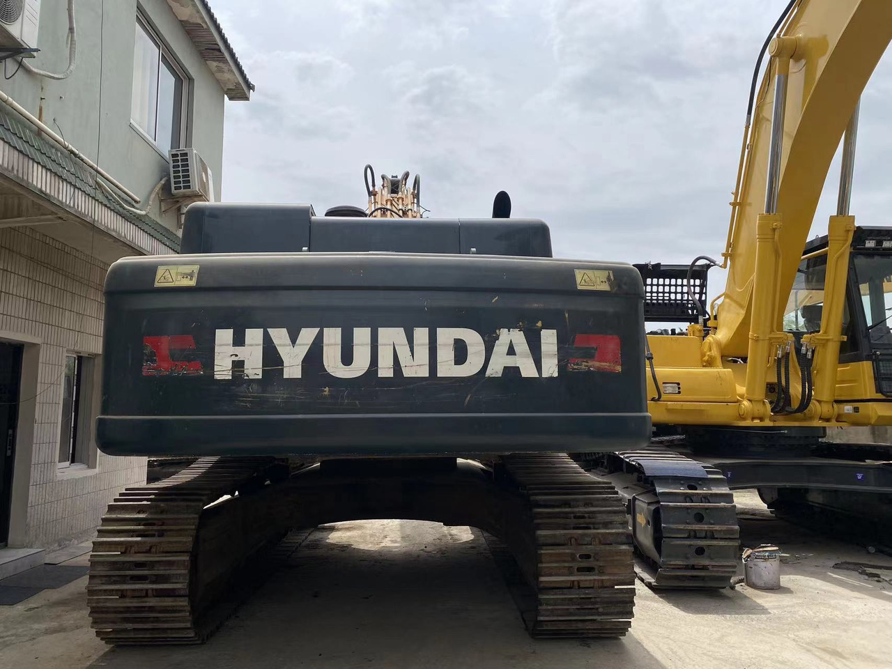 Crawler excavator Korea made HYUNDAI used excavator good condition R485LVS best service on sale: picture 3