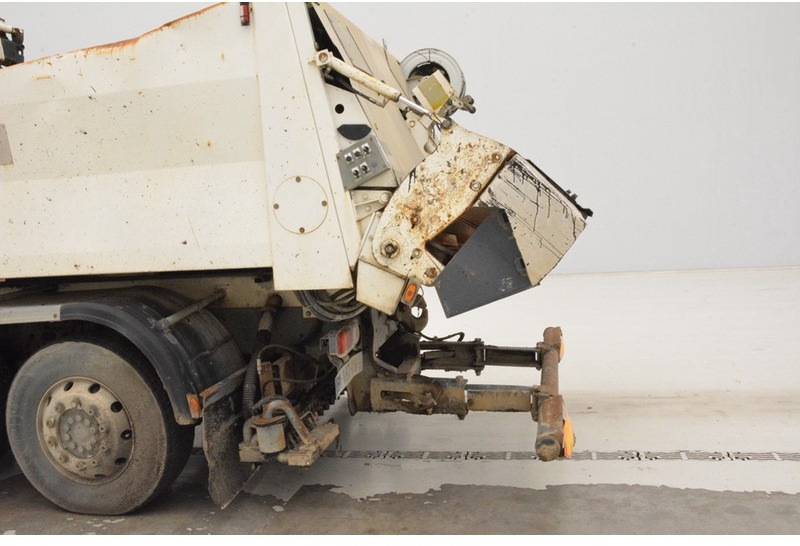 Bitumen sprayer, Crane truck Mercedes-Benz Actros 2536 - 6x2: picture 10