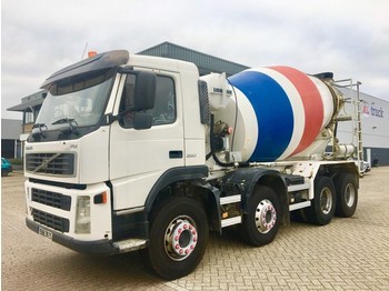 Concrete mixer truck Volvo FM 360 Liebherr: picture 1
