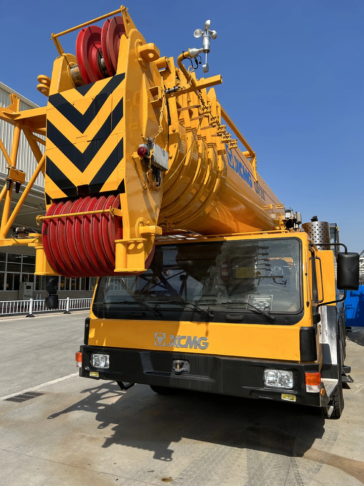 All terrain crane XCMG Official Most popular 200 ton used all terrain crane QAY200 in stock price: picture 8
