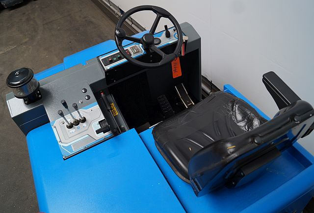 Industrial sweeper Isal PB155 LPG