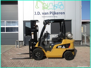 4-wheel front forklift Caterpillar GP25N 2.5t LPG triplex freelift 3x hydrauliek!