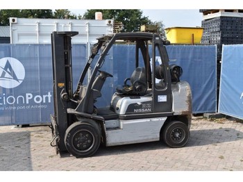 4-wheel front forklift Nissan 32