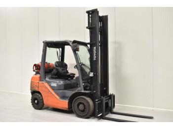 4-wheel front forklift TOYOTA 02-8FGF25