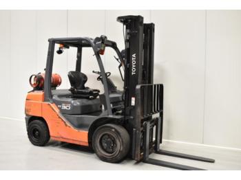 4-wheel front forklift TOYOTA 02-8FGF30