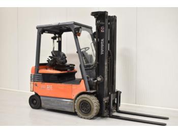 4-wheel front forklift TOYOTA 7FBMF25