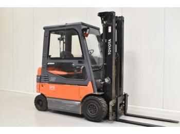4-wheel front forklift TOYOTA 7FBMF25
