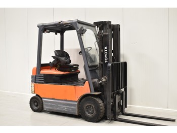 4-wheel front forklift TOYOTA 7FBMF25