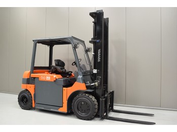 4-wheel front forklift TOYOTA 7FBMF40