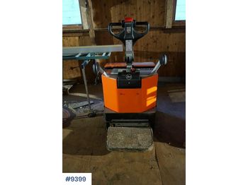 Forklift BT Industrial Truck w / Charger 230V