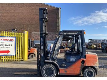 Forklift Toyota 02-8FDF30