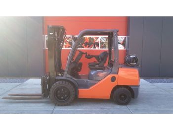 Forklift Toyota 02-8FGJF35