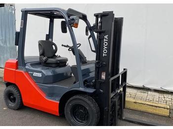 Forklift Toyota 9452 - 02-8FD25