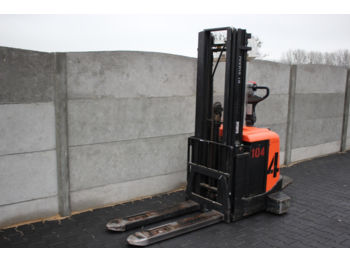 Stacker BT SPE125 Triplex