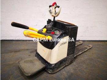 Pallet truck Crown WT3040: picture 1