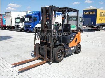 Doosan D30S-5 Automatik  - Diesel forklift