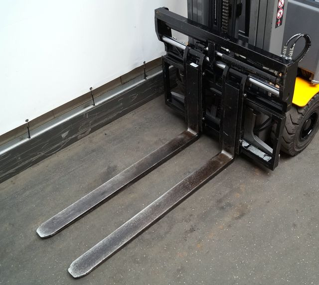 Electric forklift Jungheinrich EFG113