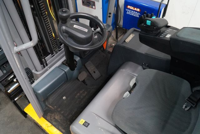 Electric forklift Jungheinrich EFG216