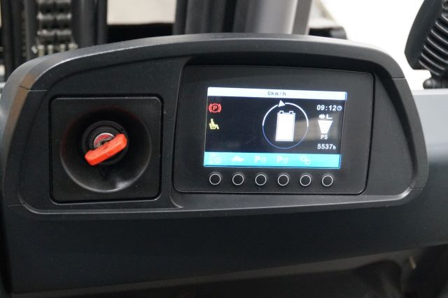 Electric forklift Jungheinrich EFG216