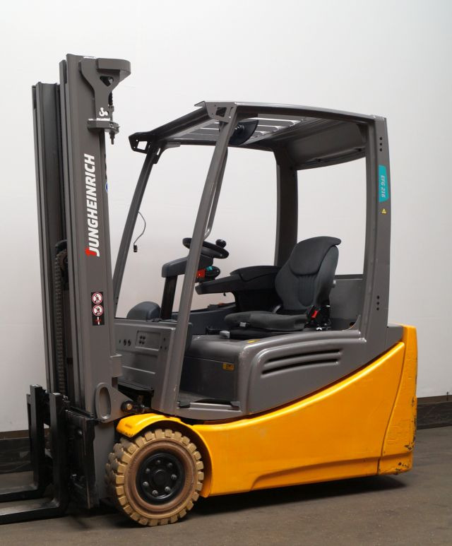 Electric forklift Jungheinrich EFG216