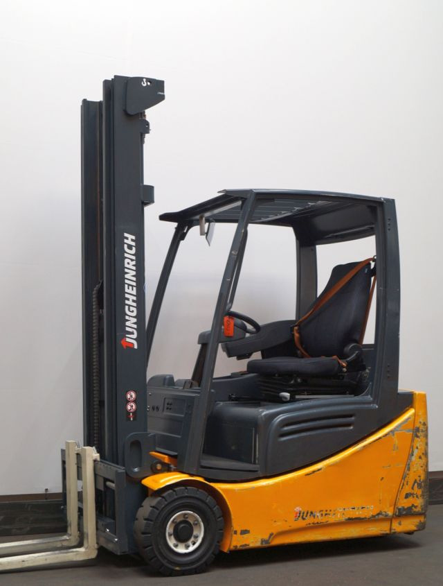 Electric forklift Jungheinrich EFG216