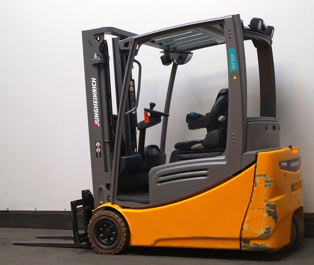 Electric forklift Jungheinrich EFG216