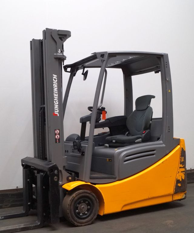 Electric forklift Jungheinrich EFG216
