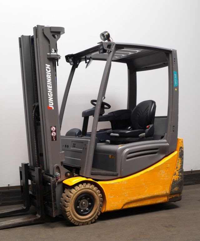 Electric forklift Jungheinrich EFG216k
