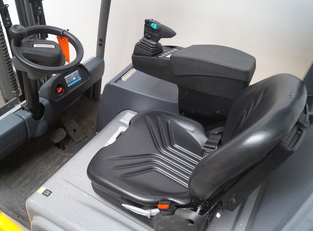 Electric forklift Jungheinrich EFG216k
