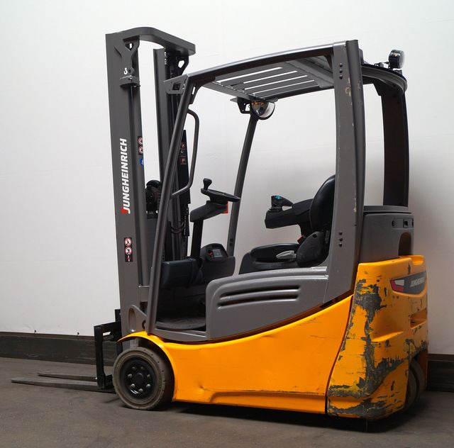 Electric forklift Jungheinrich EFG216k