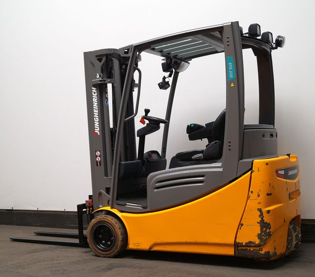 Electric forklift Jungheinrich EFG220