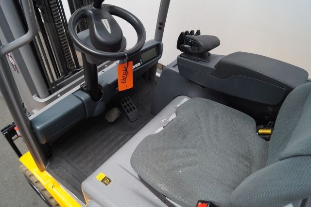 Electric forklift Jungheinrich EFG220