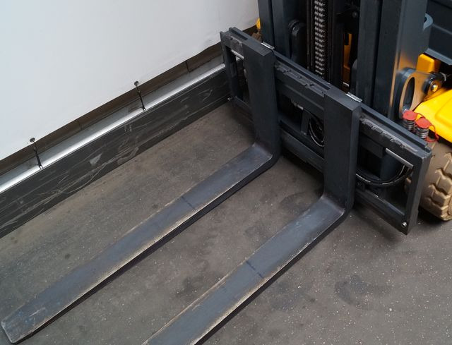 Electric forklift Jungheinrich EFG220