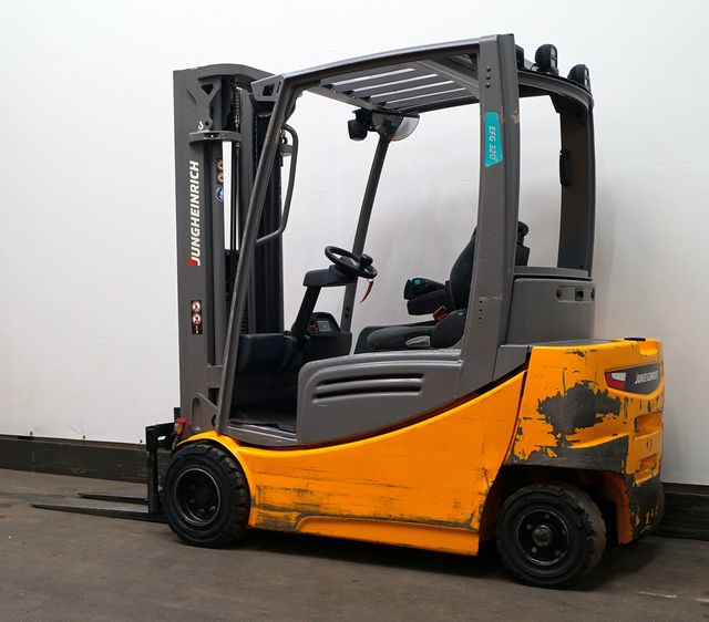 Electric forklift Jungheinrich EFG320