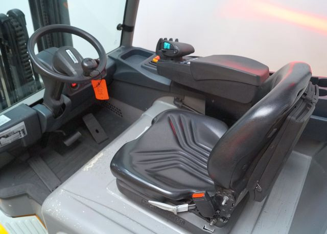 Electric forklift Jungheinrich EFG430