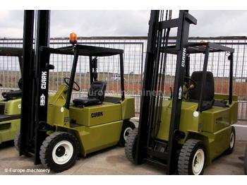 Clark DPM 25L - Forklift