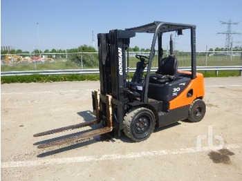 Doosan D30S-5 - Forklift