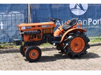 Tow tractor Kubota B7001E: picture 1