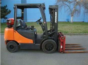 DOOSAN G33P-5 - LPG forklift