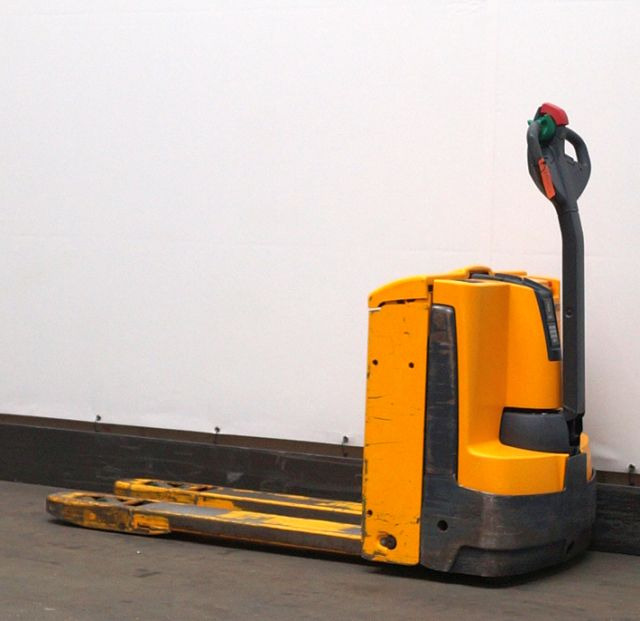 Pallet truck Jungheinrich EJE116