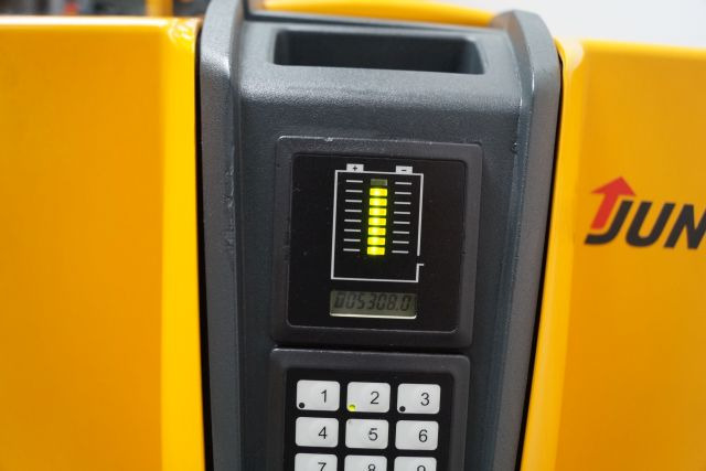 Pallet truck Jungheinrich EJE116
