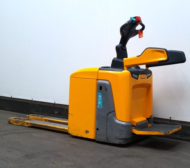 Pallet truck Jungheinrich ERE120