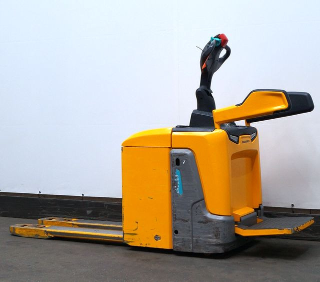 Pallet truck Jungheinrich ERE125