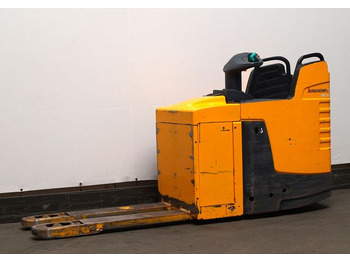 Pallet truck  Jungheinrich ERE225