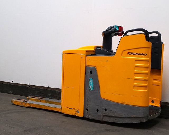 Pallet truck Jungheinrich ERE225