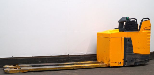 Pallet truck Jungheinrich ERE225