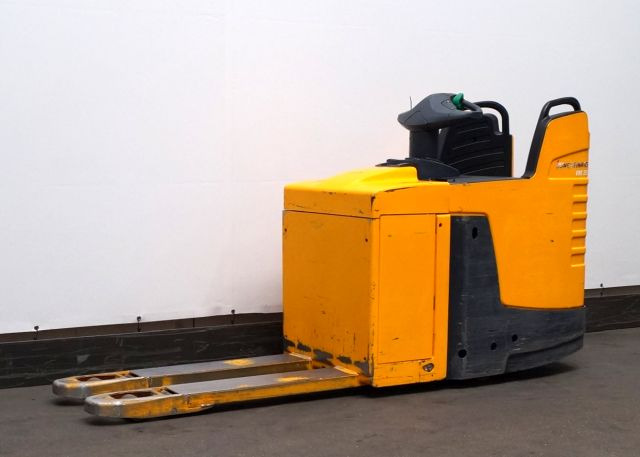 Pallet truck Jungheinrich ERE225