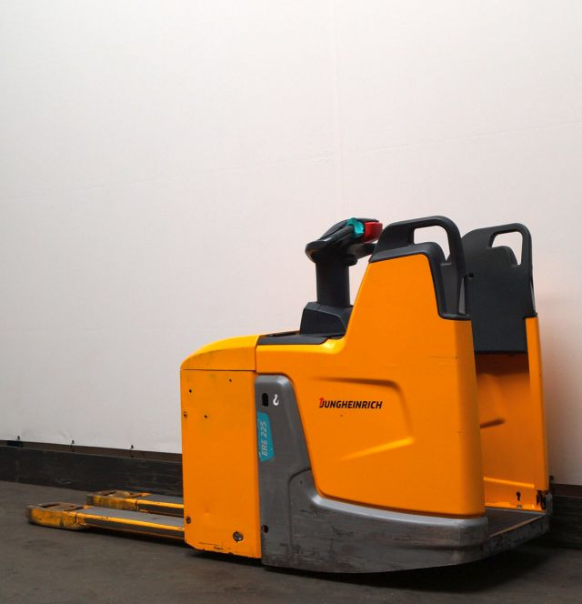 Pallet truck Jungheinrich ERE225