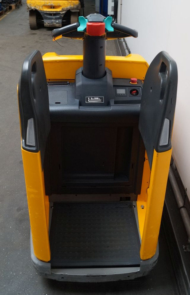 Pallet truck Jungheinrich ERE225